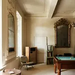 Дом отдыха Historic Mansion In The Heart Of Provence Saint-Laurent-de-Brevedent