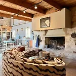 Historic Mansion In The Heart Of Provence Casa de Férias