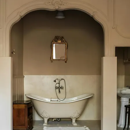 Historic Mansion In The Heart Of Provence Saint-Laurent-de-Brevedent